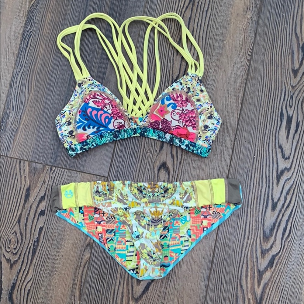 Reversible Maaji medium swim!